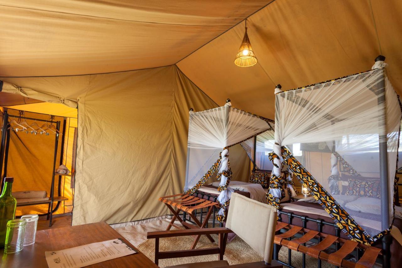 Gnu Ndutu Camp Lodge Sinoni